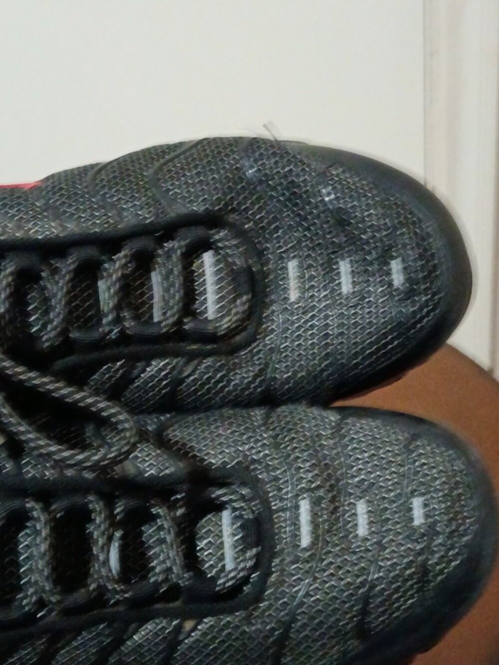 Nike Air Max Plus Synthetic Low Top Sneakers Black/Red Lace-Up Kids 6Y - Picture 14 of 14